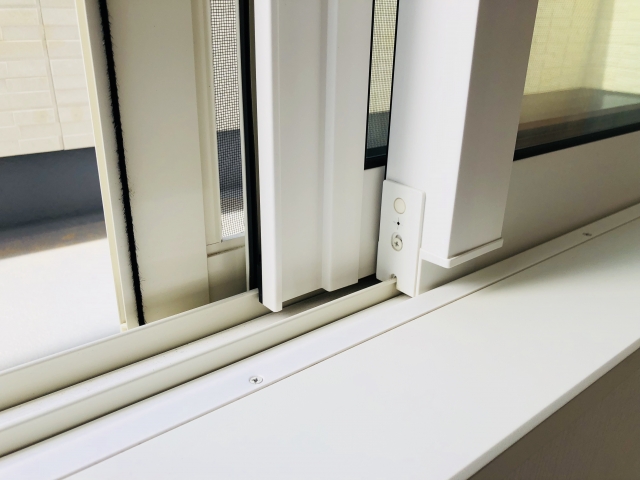 窓用エアコンのデメリットである「隙間問題」解決策とは？